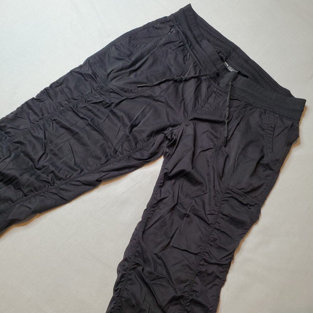 The North Face Women's Size XL Aphrodite 2.0 Capri Pants Black NF0A2UO6